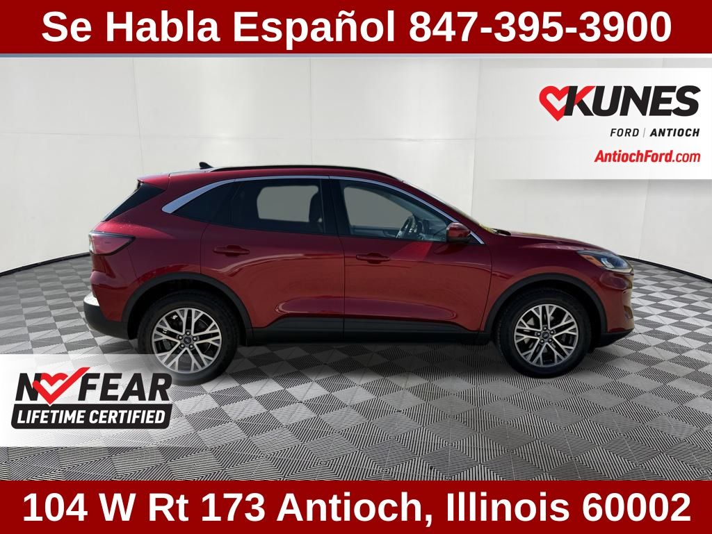 2022 Ford Escape SEL photo 2