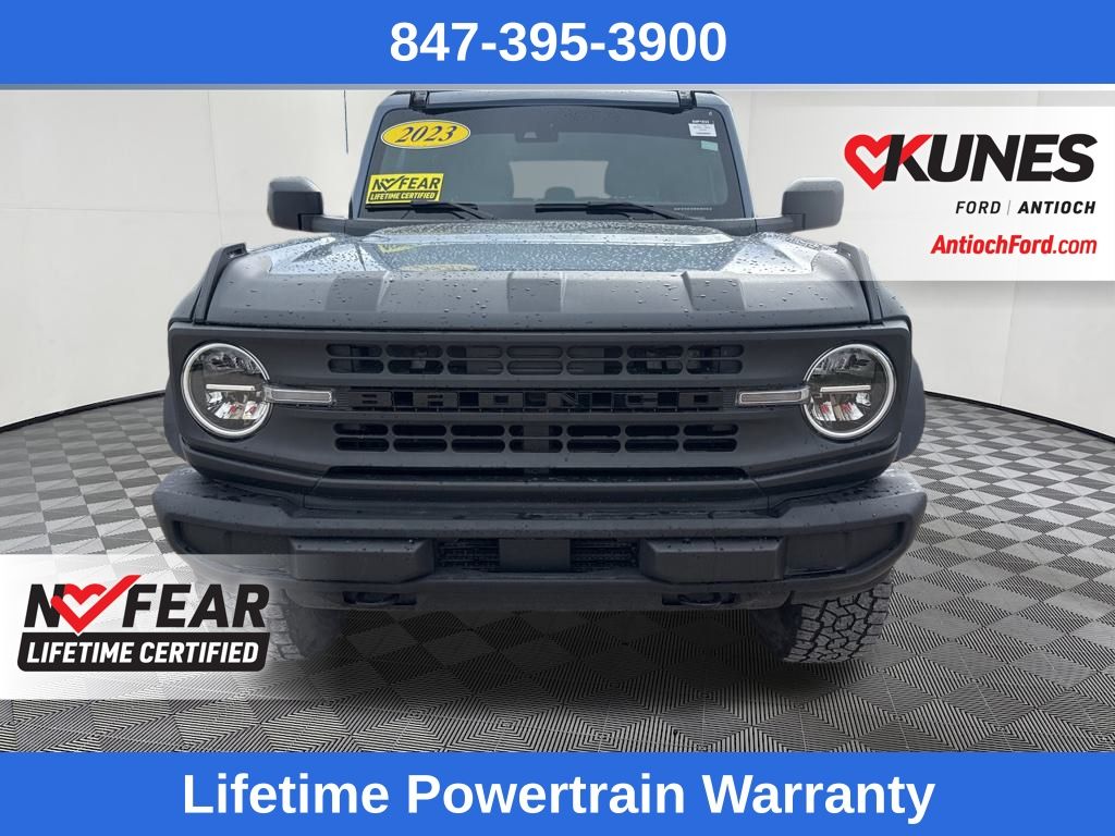 2023 Ford Bronco Base photo 2