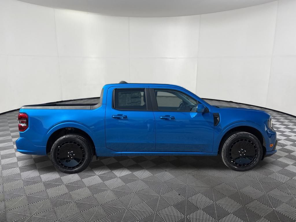 2025 Ford Maverick photo 2
