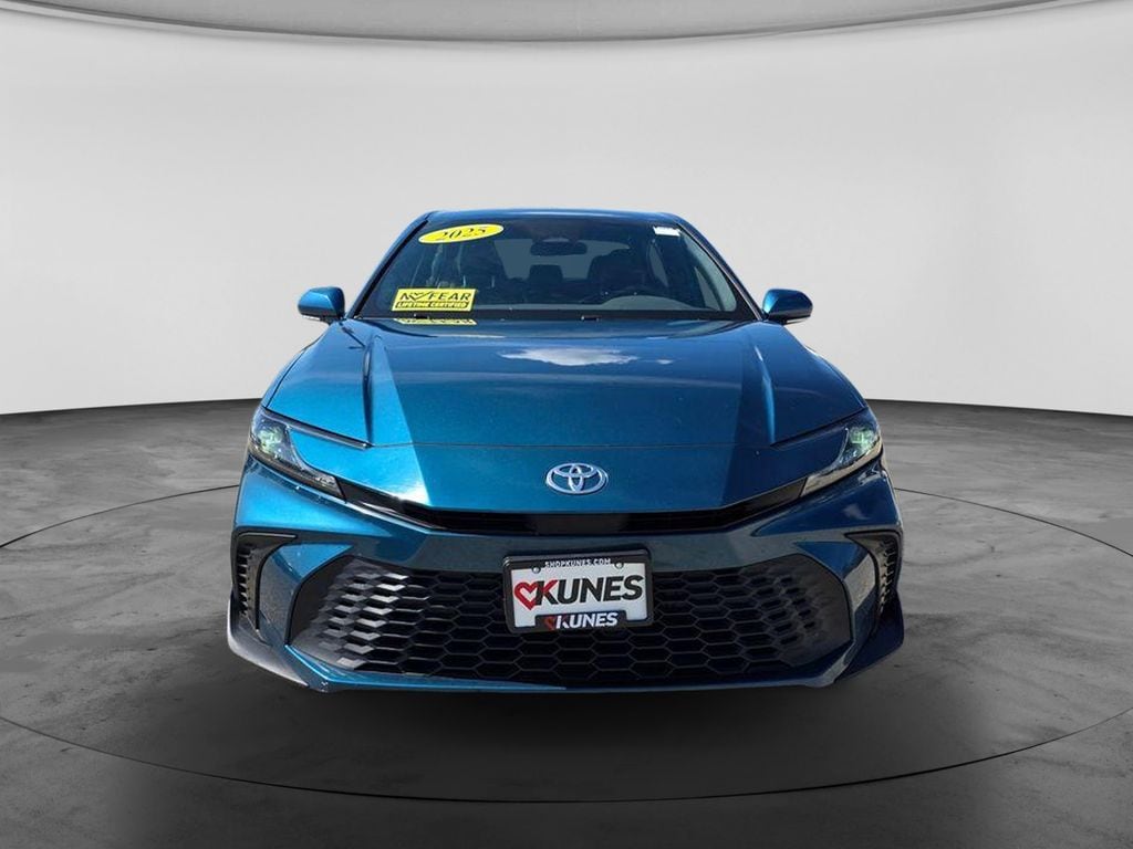 Used 2025 Toyota Camry SE Sedan