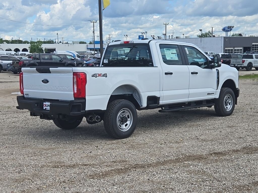 New 2026 Ford F-350 XL Truck Crew Cab