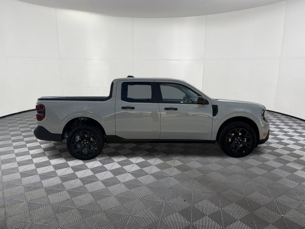 2025 Ford Maverick XLT photo 2