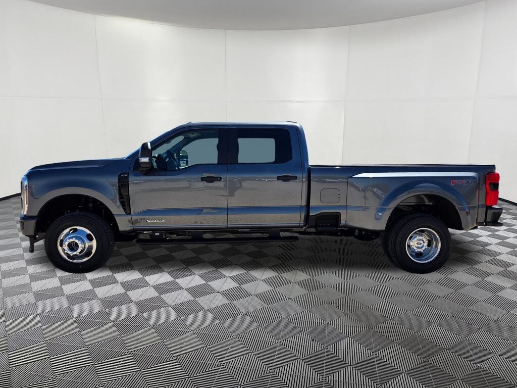 New 2026 Ford F-350 XL DRW Truck Crew Cab