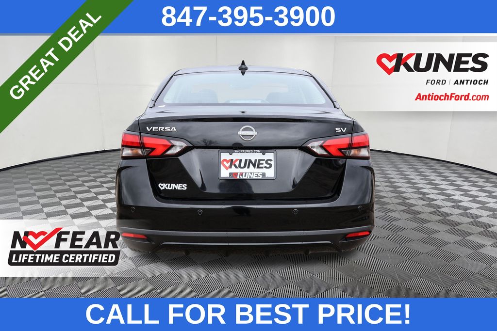 2023 Nissan Versa 1.6 SV photo 4