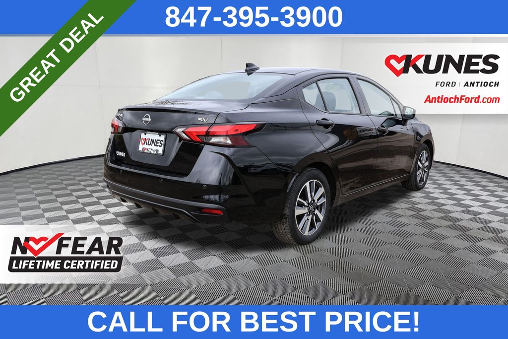 2023 Nissan Versa 1.6 SV photo 3