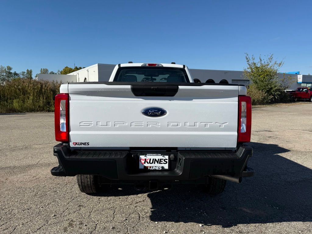 2024 Ford F-350 XL photo 4