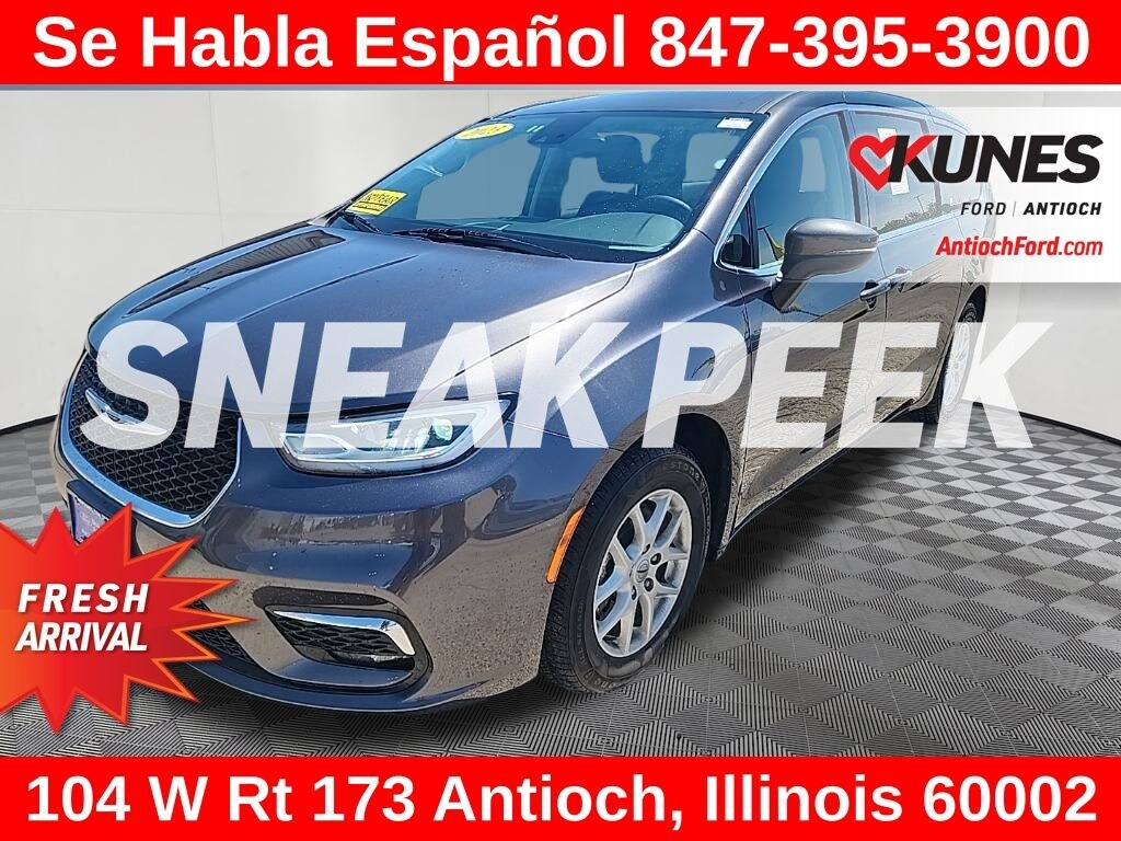 Certified 2023 Chrysler Pacifica Touring L Van Passenger Van