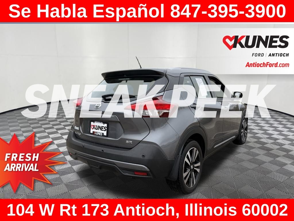 2020 Nissan Kicks SR photo 3