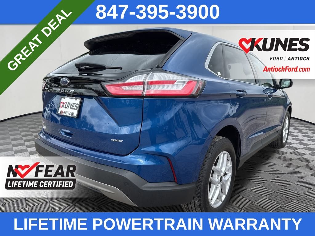 2024 Ford Edge SEL photo 2