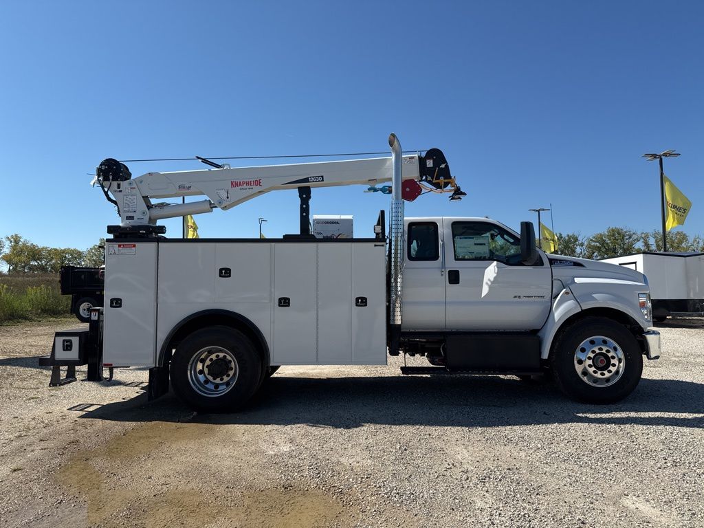 2026 Ford F-750 Base photo 2