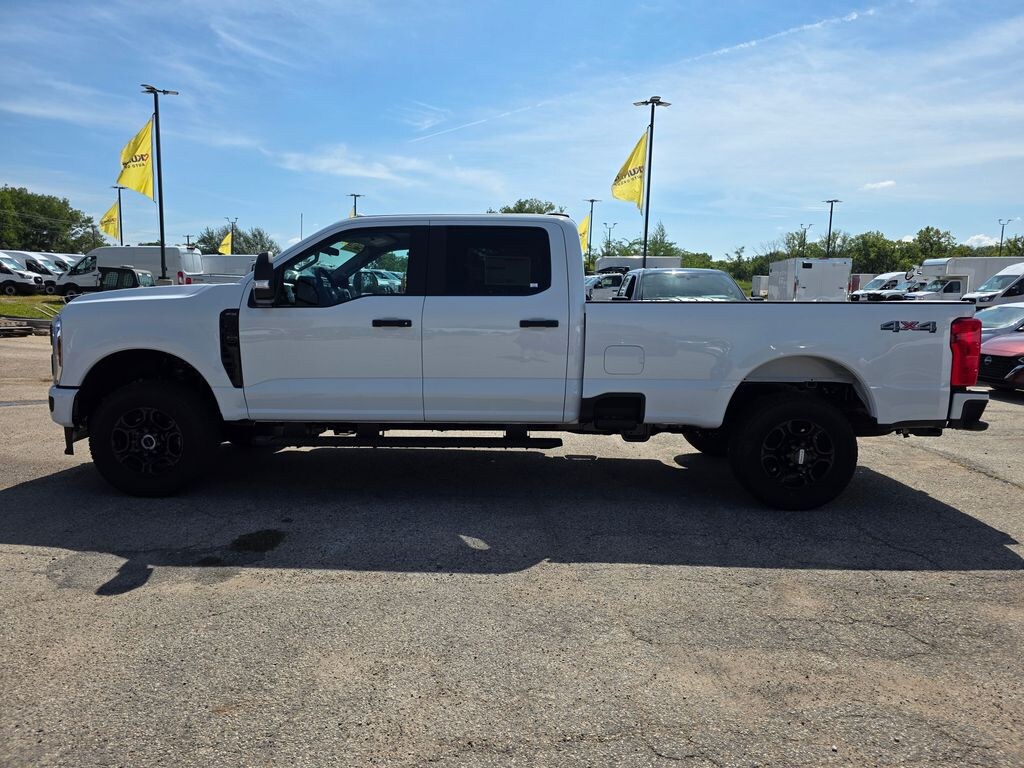 New 2026 Ford F-350 XL Truck Crew Cab