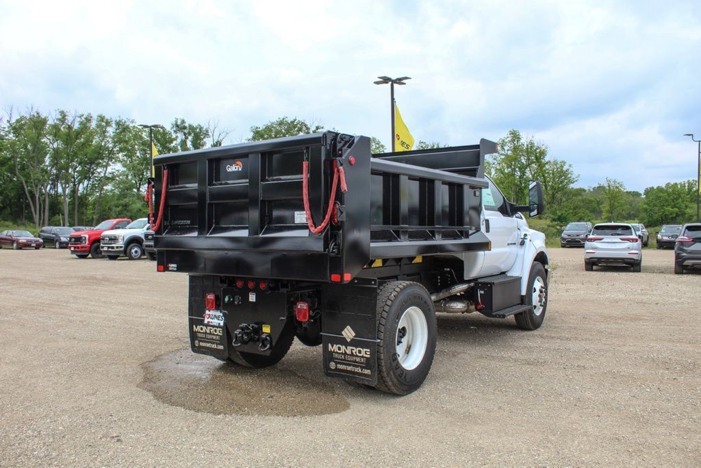 2025 Ford F-650 Base photo 2