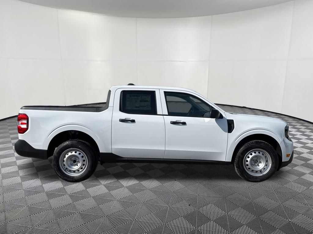 2025 Ford Maverick XL photo 2