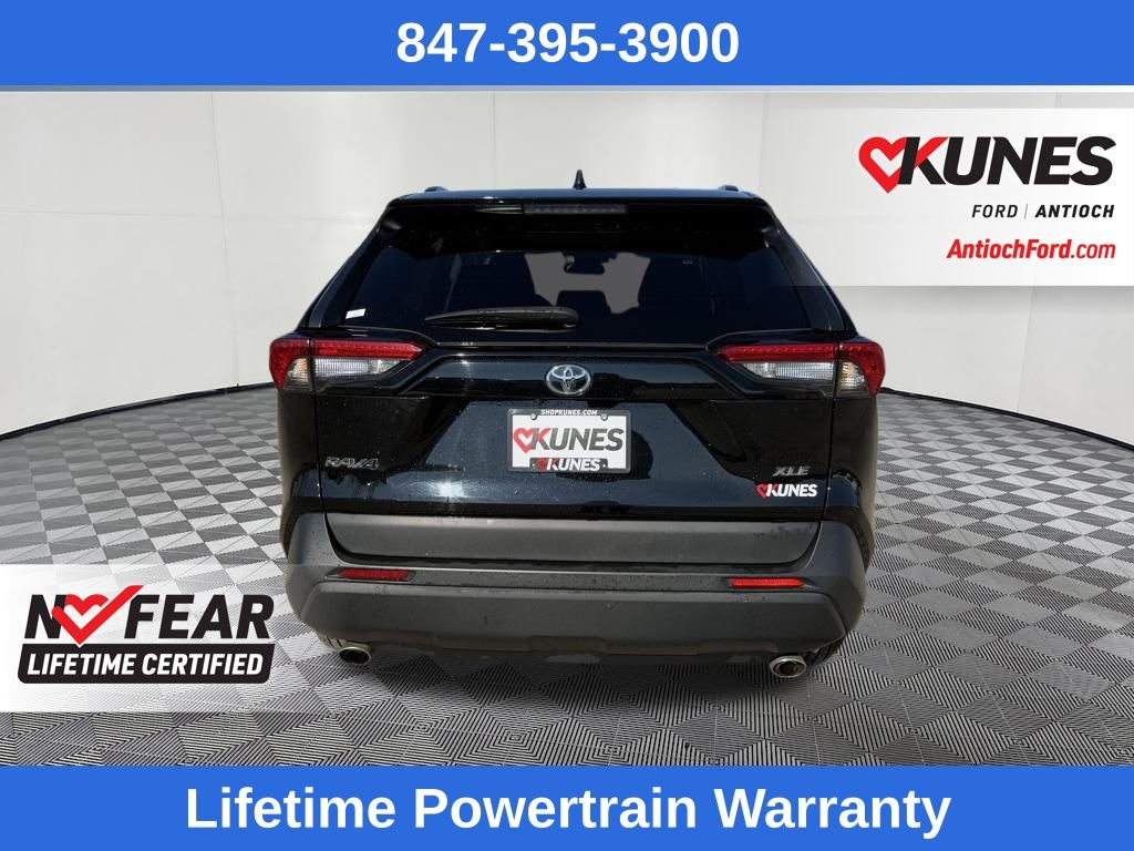 2024 Toyota RAV4 XLE photo 4