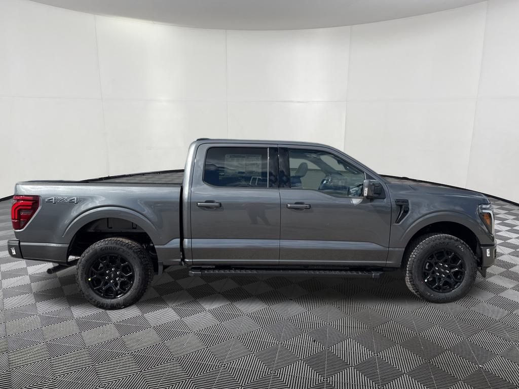 2025 Ford F-150 Lariat photo 2