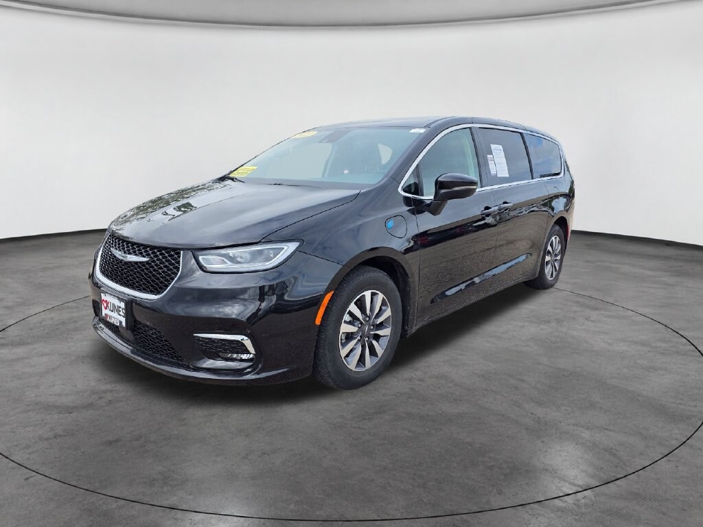 Certified 2023 Chrysler Pacifica Plug-In Hybrid Touring L Van Passenger Van