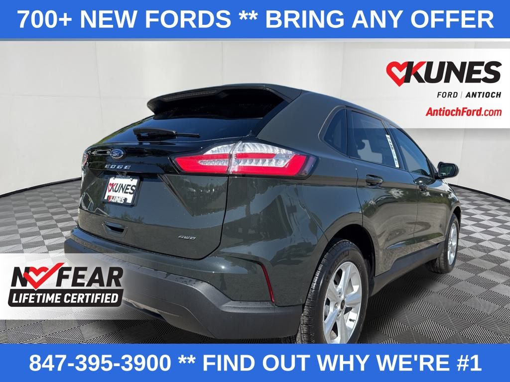 2024 Ford Edge SE photo 2