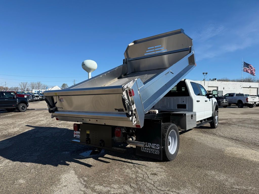 2025 Ford F-550 XL photo 2