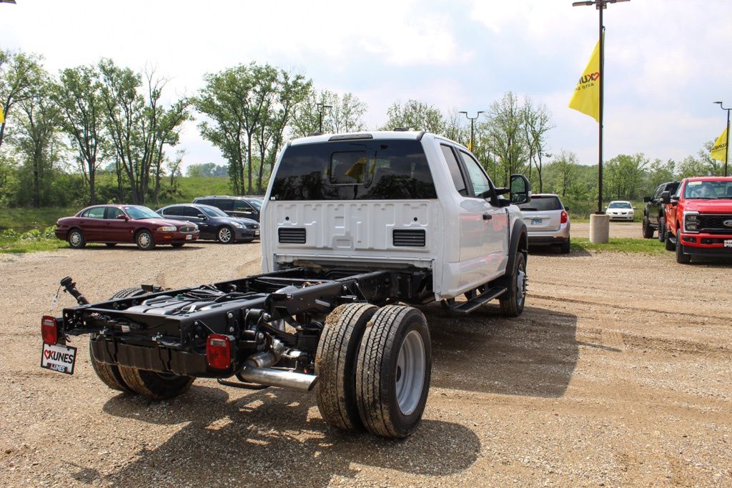 2025 Ford F-450 XL photo 2