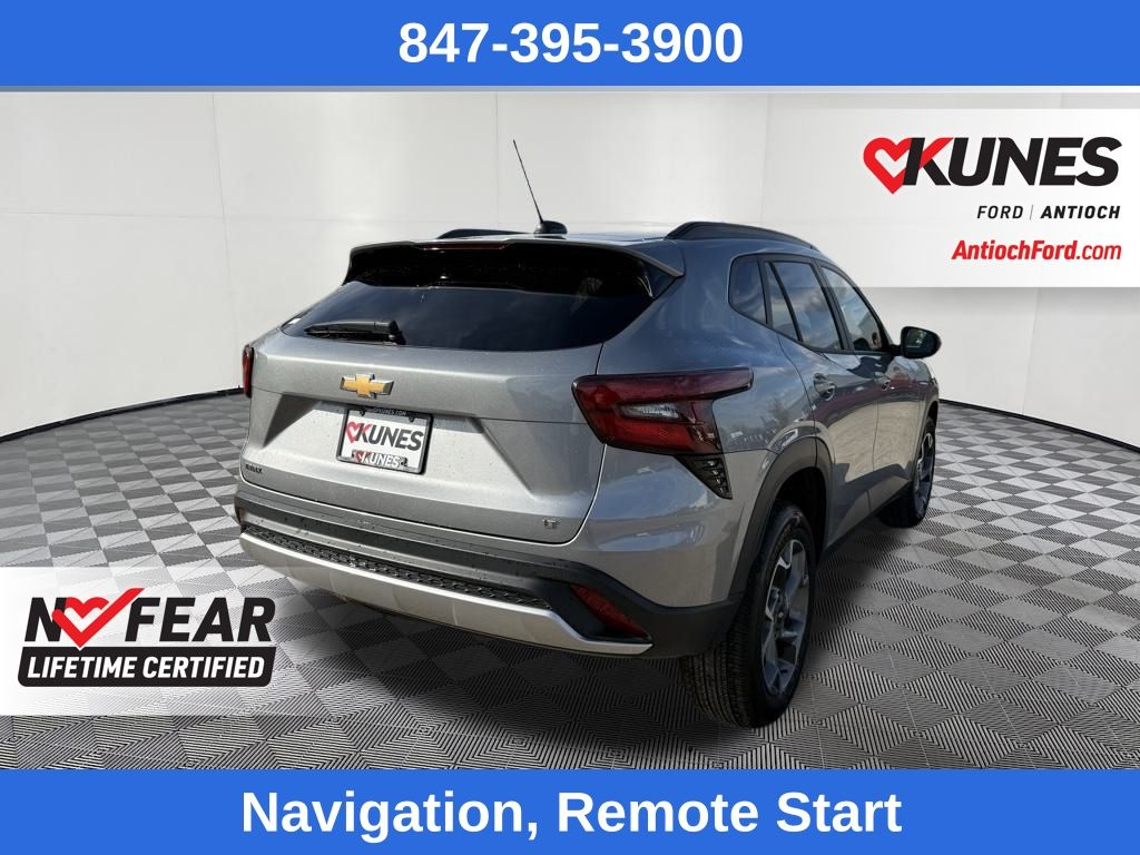 2025 Chevrolet Trax LT photo 3