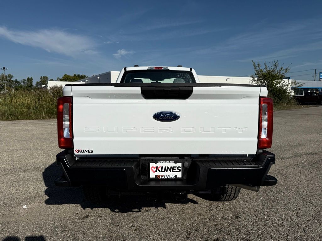2024 Ford F-350 XL photo 4