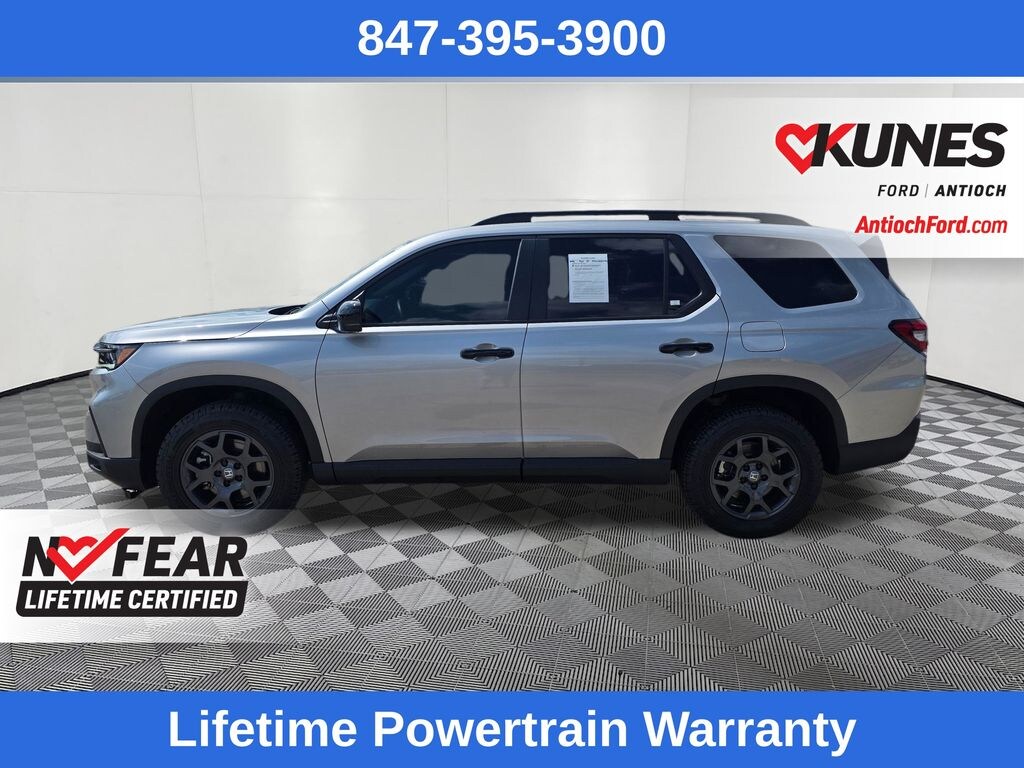 Used 2025 Honda Pilot TrailSport SUV