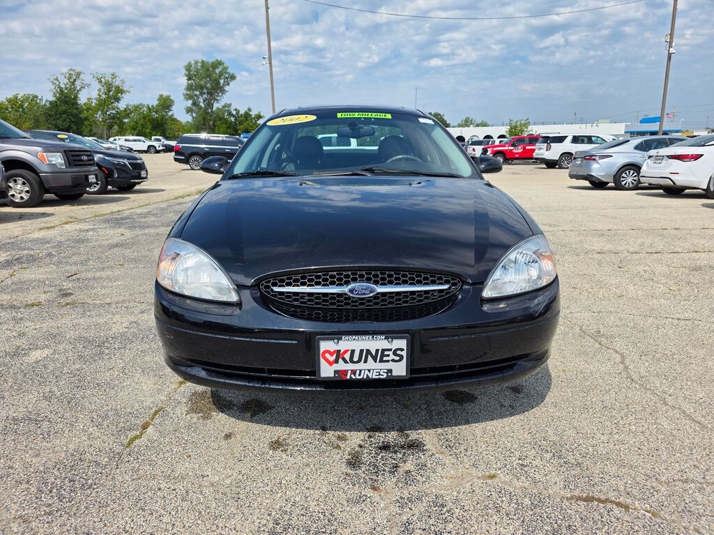 Used 2002 Ford Taurus Sedan