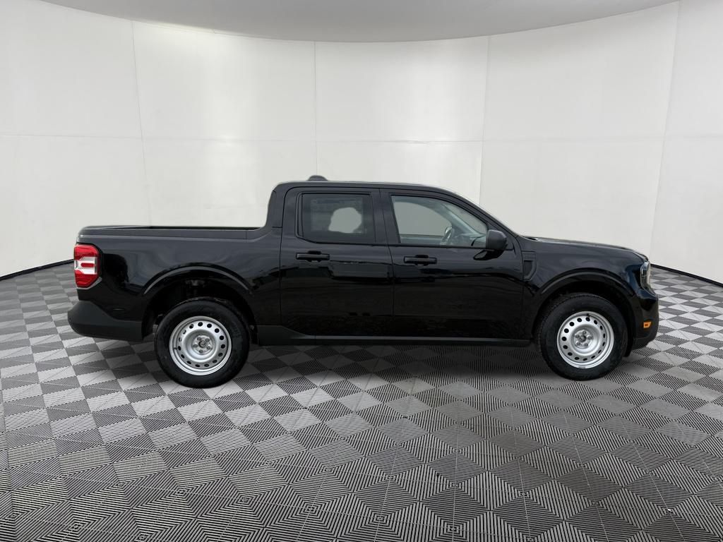 2025 Ford Maverick XL photo 2