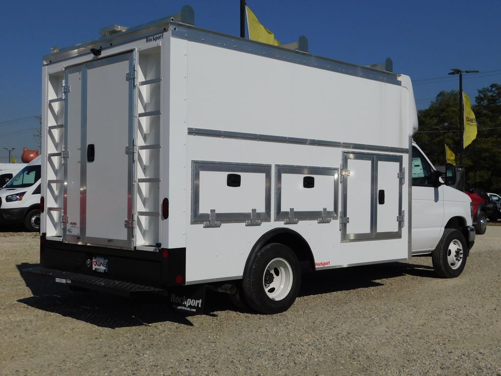 2025 Ford E-350 Base photo 3