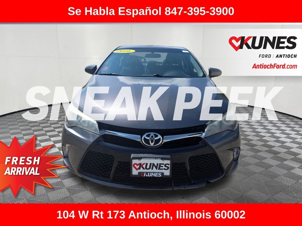 Used 2016 Toyota Camry SE Sedan