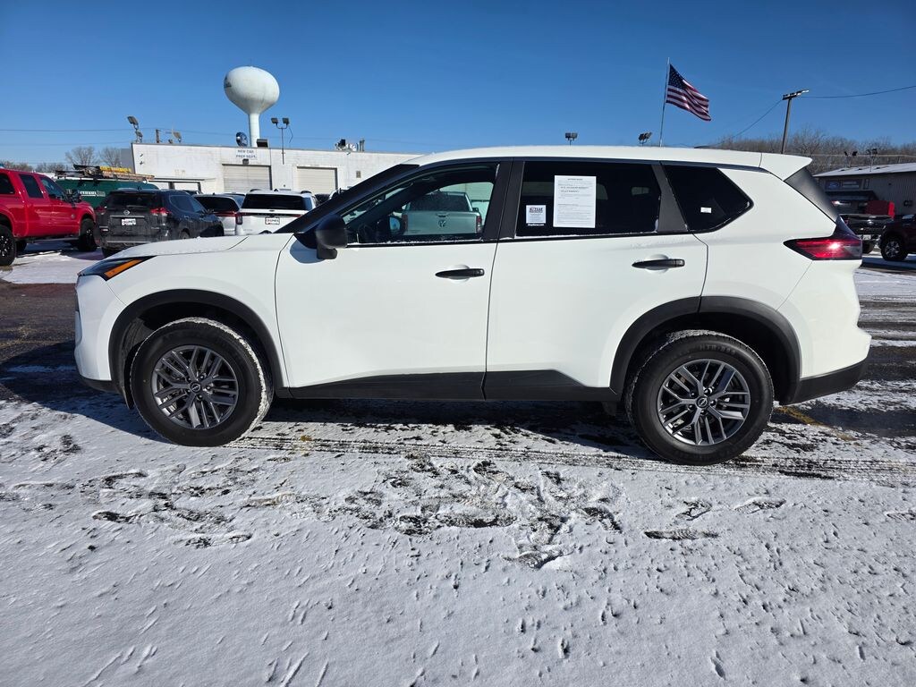 Used 2024 Nissan Rogue S SUV