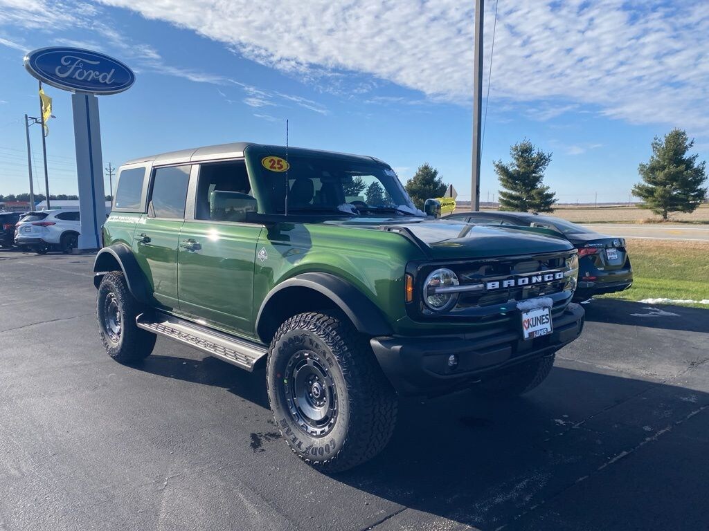 New 2025 Ford Bronco Outer Banks SUV