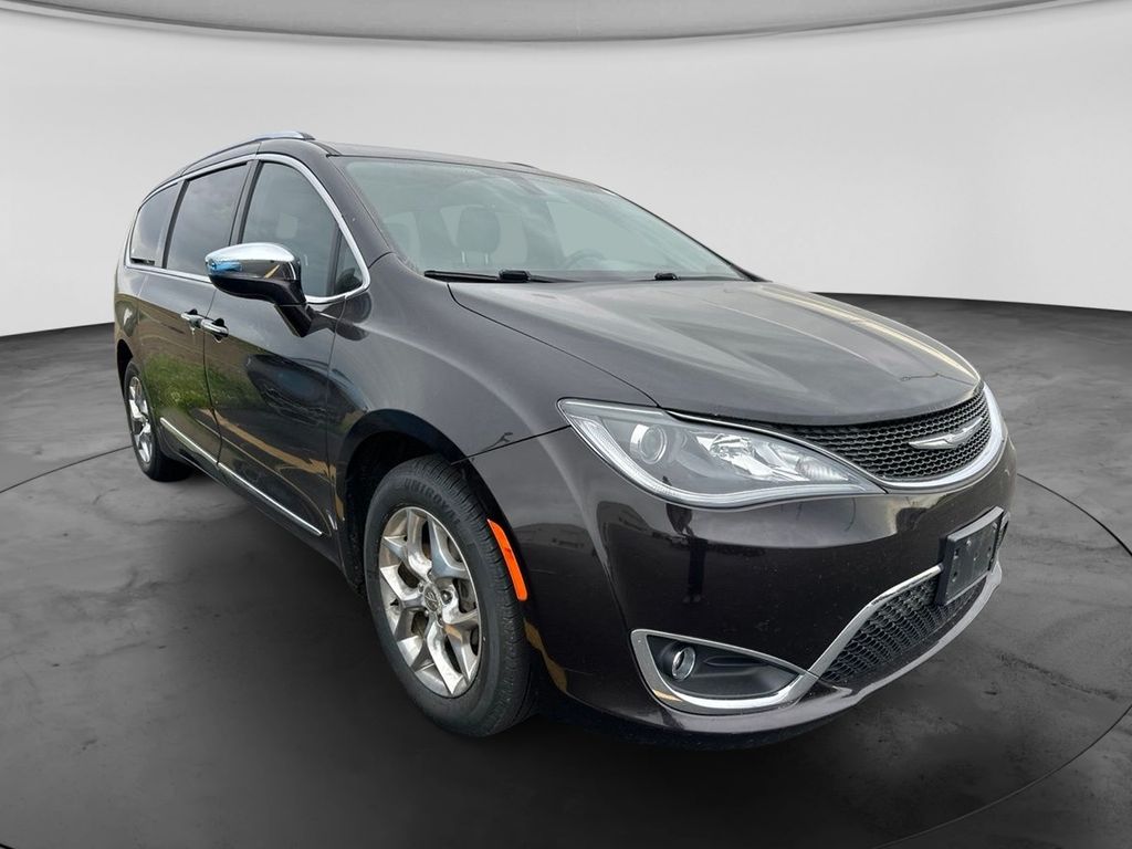 Used 2017 Chrysler Pacifica Limited with VIN 2C4RC1GG3HR525563 for sale in Mount Carroll, IL