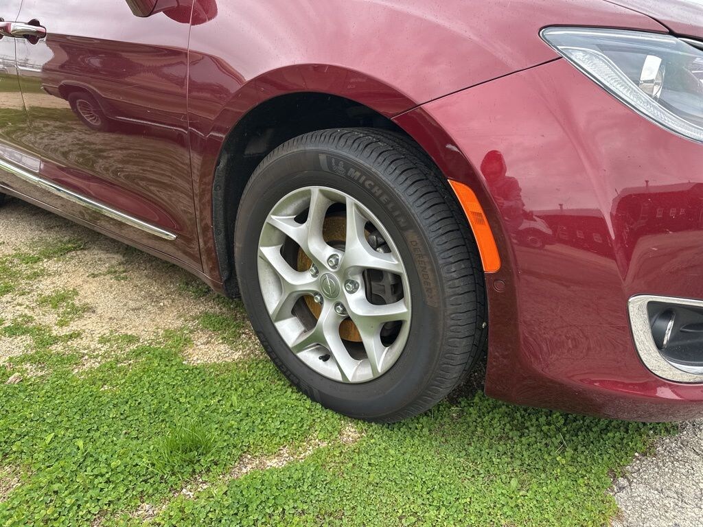 Certified 2019 Chrysler Pacifica Touring L Minivan/Van