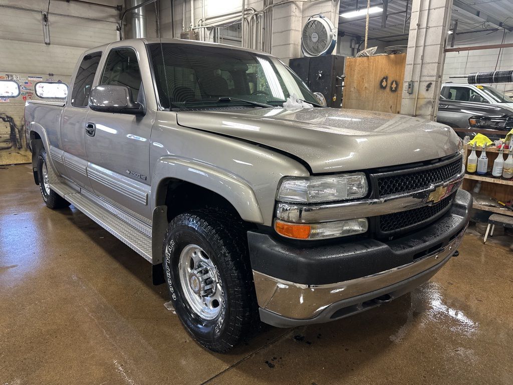 Used 2002 Chevrolet Silverado 2500HD LS with VIN 1GCHK29U82E265303 for sale in Mount Carroll, IL