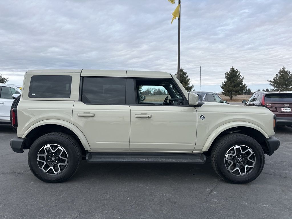 Certified 2025 Ford Bronco Outer Banks SUV