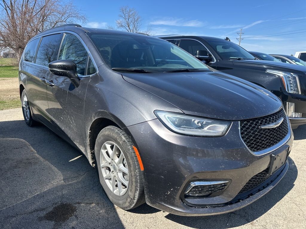 Certified 2022 Chrysler Pacifica Touring L Minivan/Van
