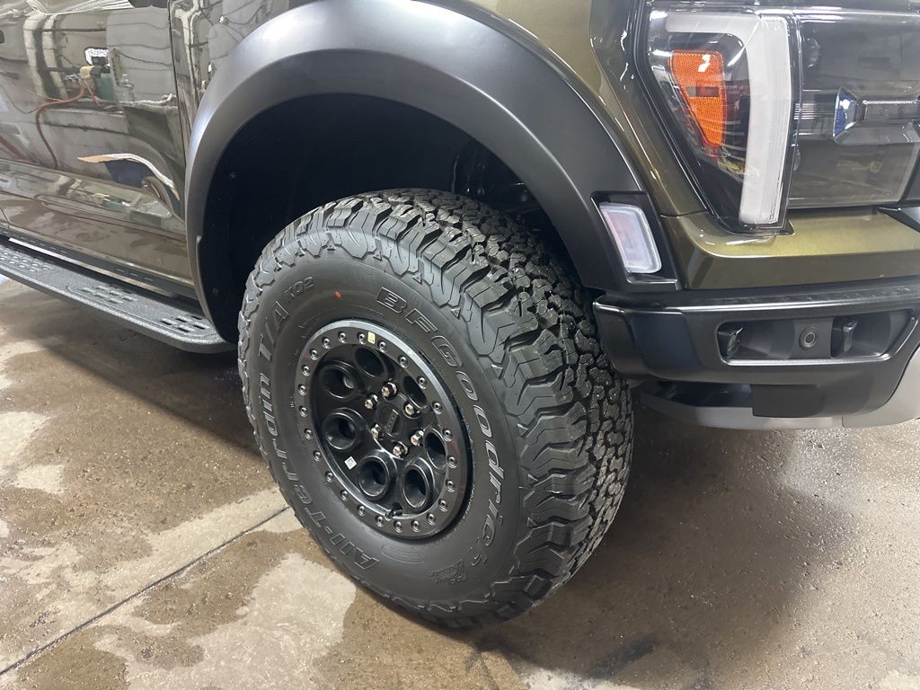 2025 Ford F-150 Raptor photo 3