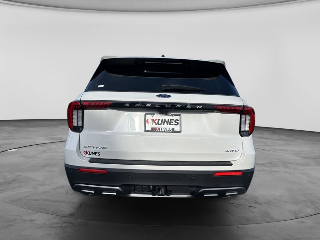2026 Ford Explorer Active - Photo 16