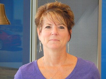 Staff member Sue Simpson from ID_f0d7fa5e9022