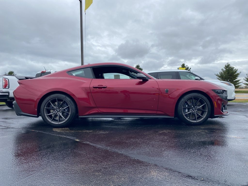 2025 Ford Mustang Dark Horse photo 2