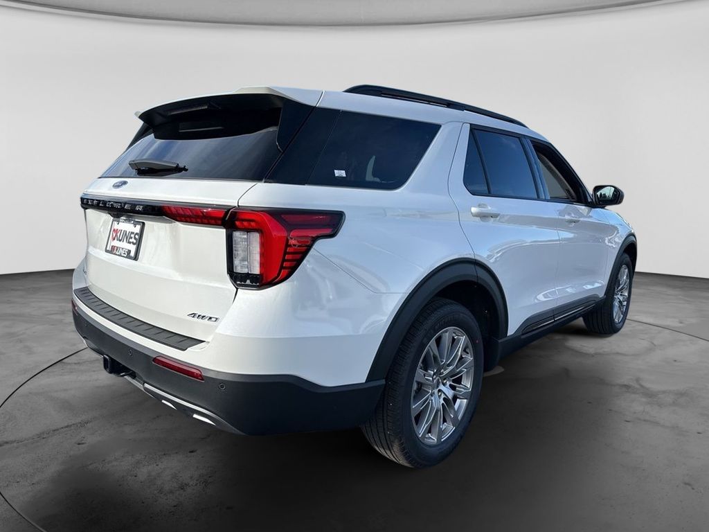 2026 Ford Explorer Active - Photo 13