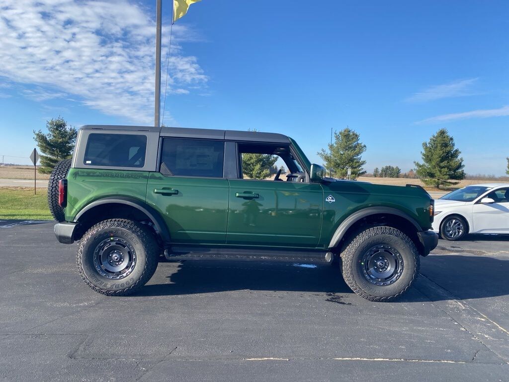 New 2025 Ford Bronco Outer Banks SUV