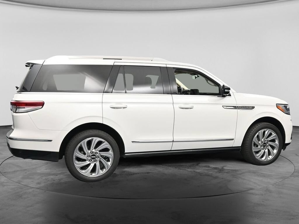 Used 2024 Lincoln Navigator Premiere