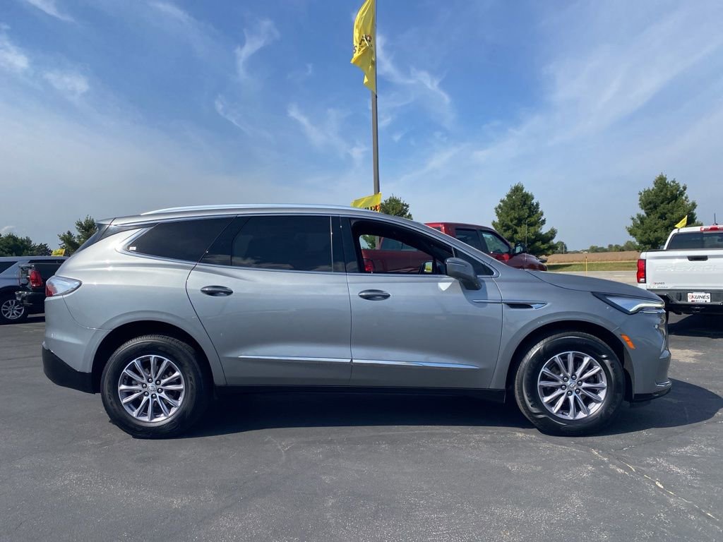 2024 Buick Enclave Premium photo 3