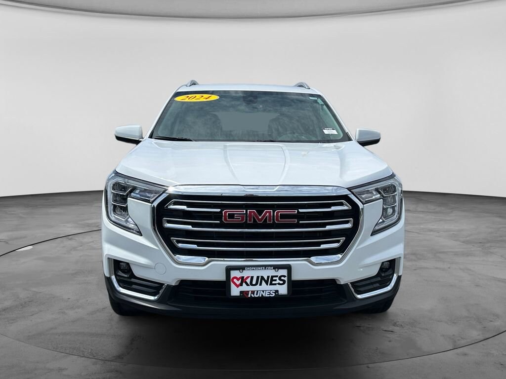 Used 2024 GMC Terrain SLT SUV