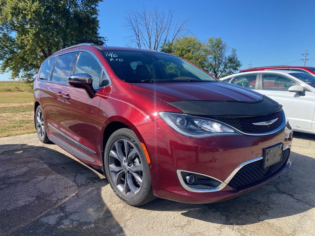 2017 Chrysler Pacifica Limited photo 2