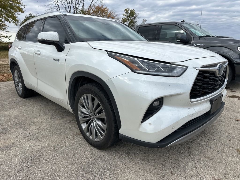 2020 Toyota Highlander Hybrid Platinum photo 2
