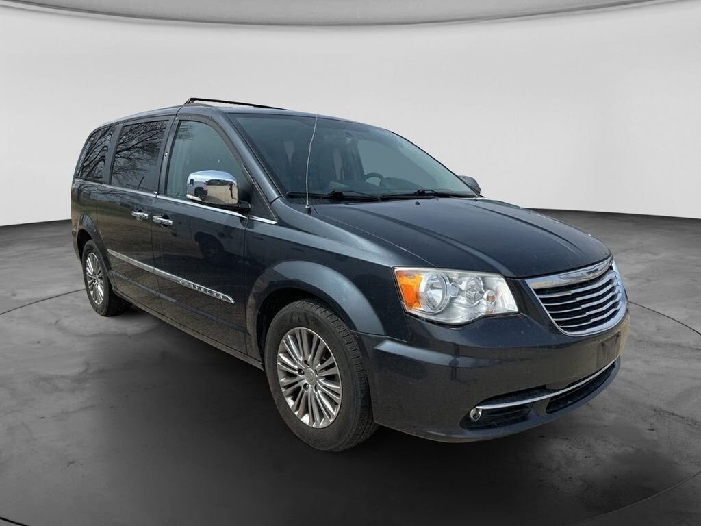 Used 2014 Chrysler Town & Country Touring-L