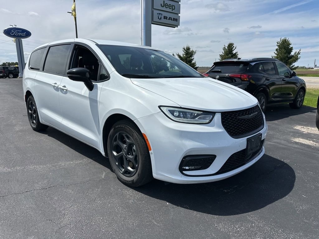 Used 2024 Chrysler Pacifica Hybrid S Appearance Pkg